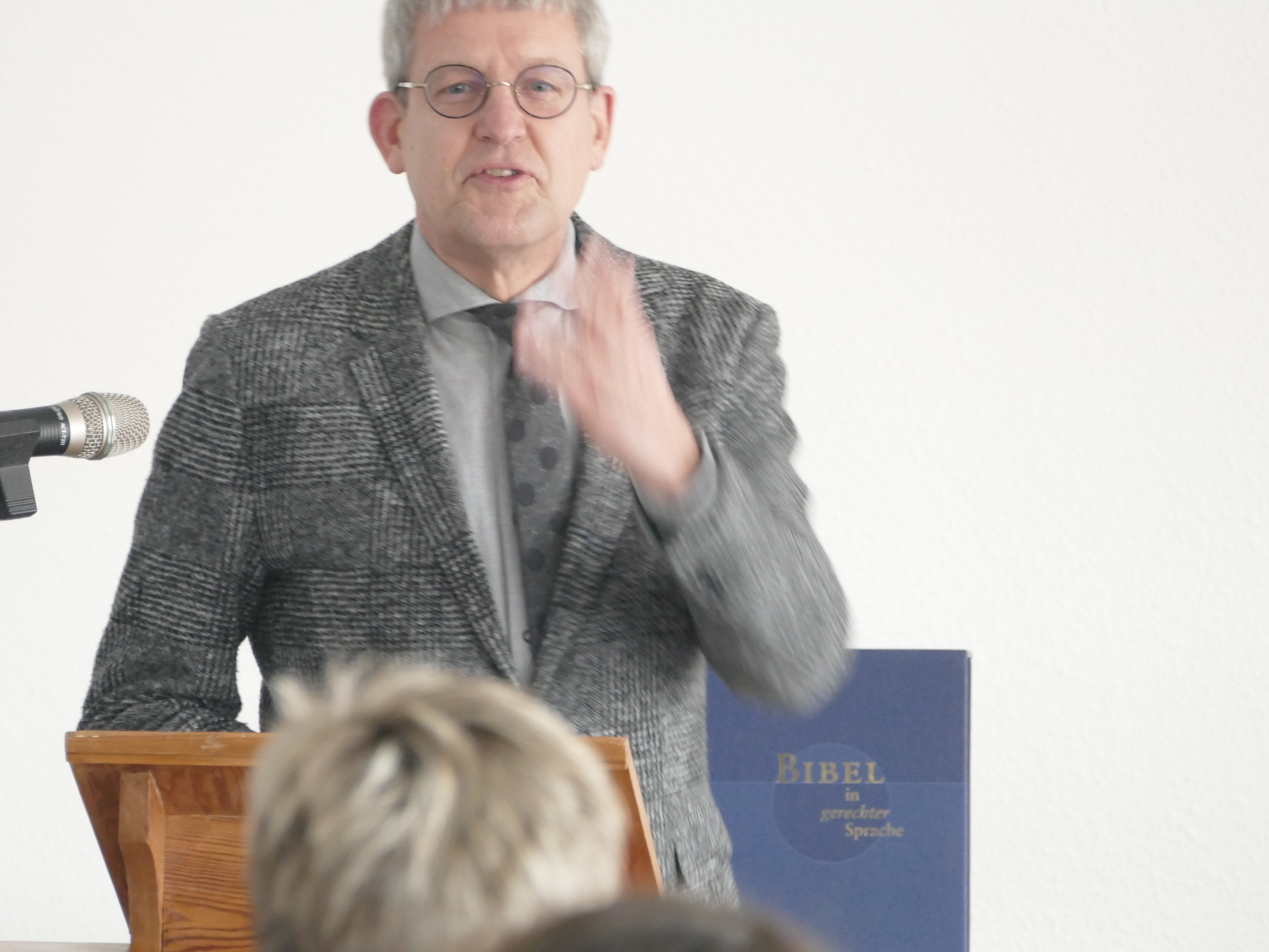 Volker Neuhoff